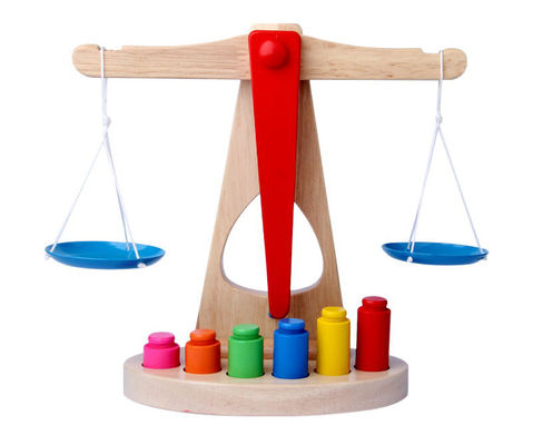 مقیاس تعادل چوبی با وزن 10 سانتی متر مقیاس تعادل اسباب بازی Montessori