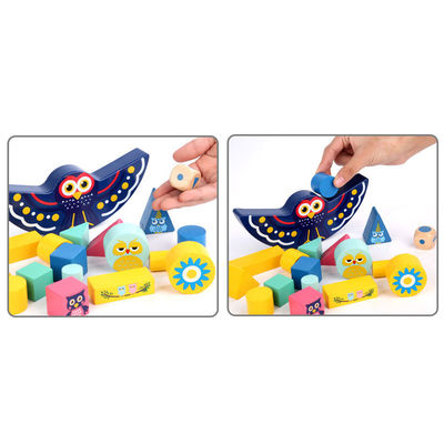 بلوک های متعادل کننده ماه چوبی Montessori در اوایل یادگیری