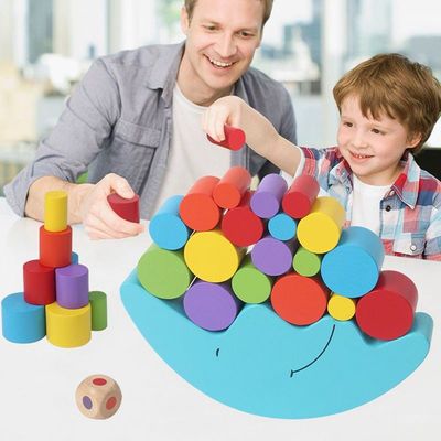 بازی Wooden Montessori Moon Balance برای یادگیری اولیه
